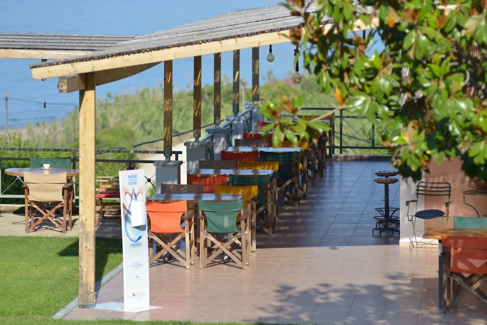 Mounda Beach Hotel 1