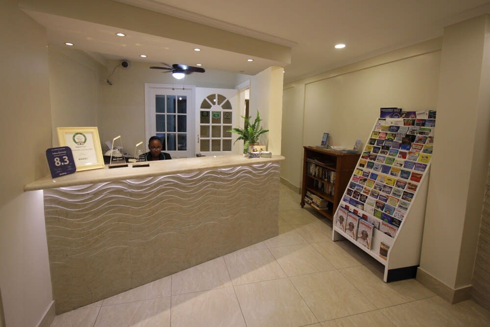 Yellow Bird Hotel 2