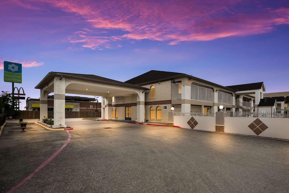 SureStay Hotel by Best Western Deer Park 1