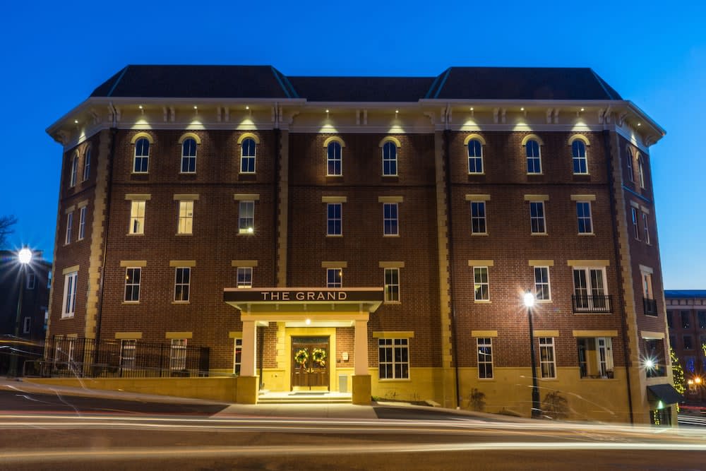 The Mount Vernon Grand Hotel 1