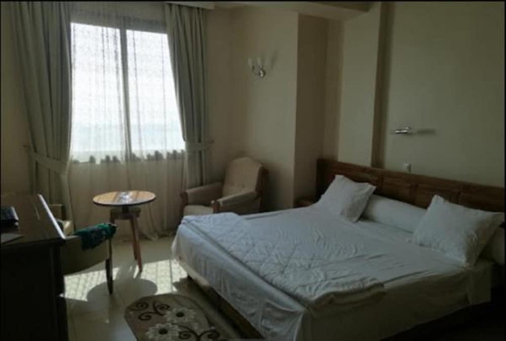 Le Cristale Hotel 1