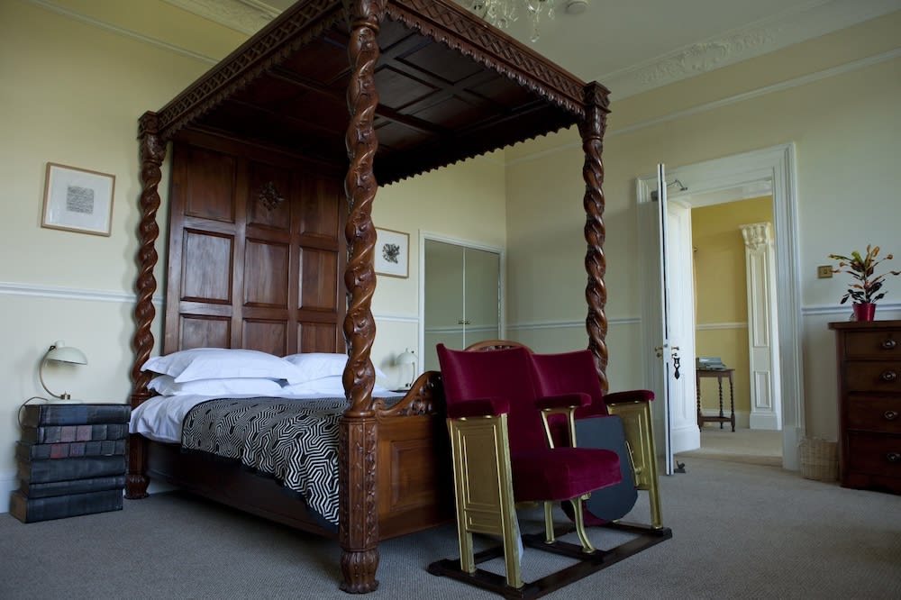 Coed Mawr Hall Bed & Breakfast 2