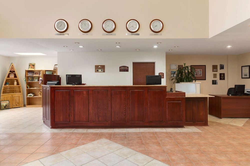 Days Inn by Wyndham Oromocto Conference Centre 2