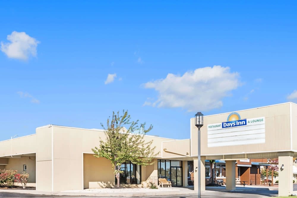 Days Inn by Wyndham Henrietta/Rochester Area 1