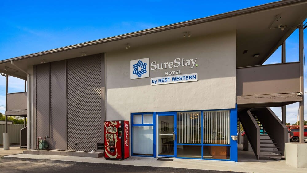 SureStay Hotel by Best Western Findlay 1