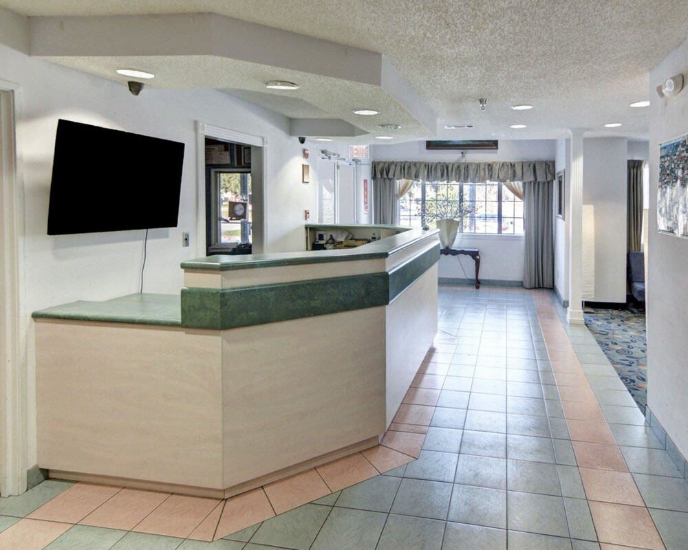 Rodeway Inn & Suites Lewisville I-35 2
