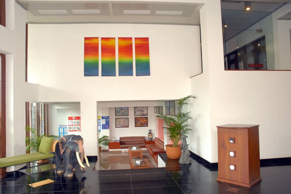 Camelot Beach Hotel 3