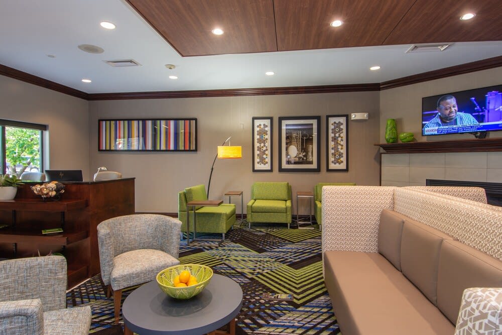 Holiday Inn Express & Suites SPRINGFIELD-MEDICAL DISTRICT by IHG 2
