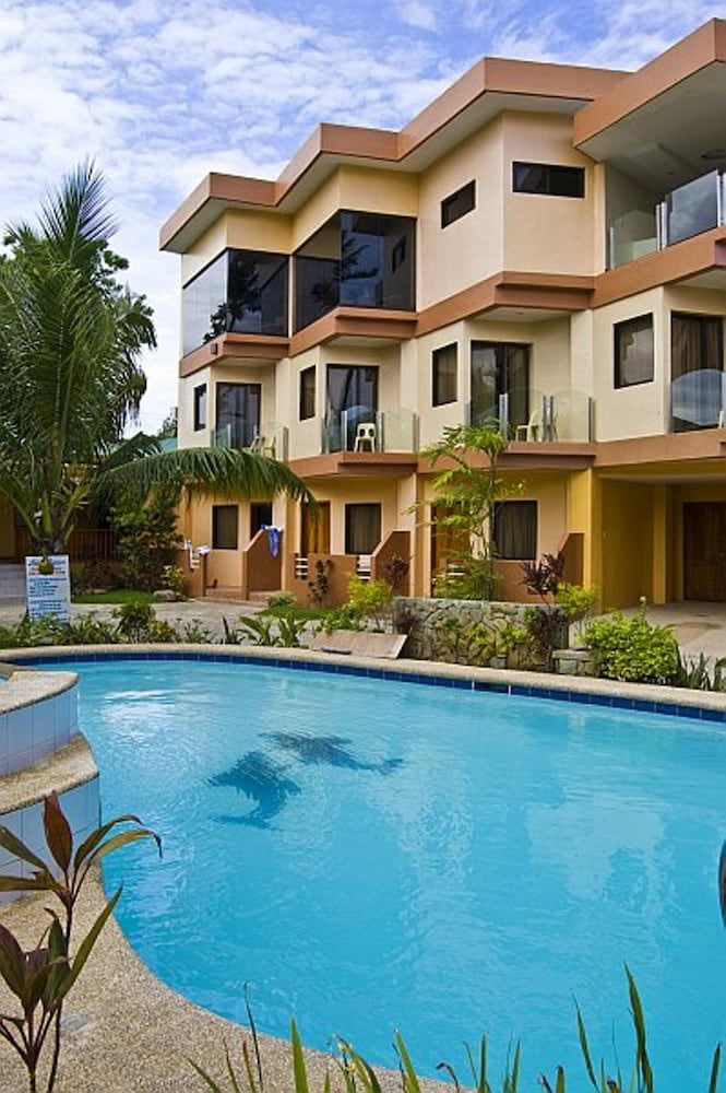 Lost Horizon Beach Dive Resort 1
