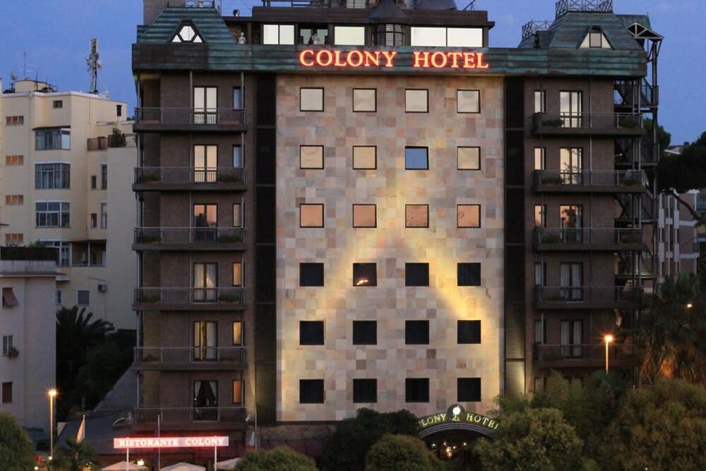 Colony Hotel 5