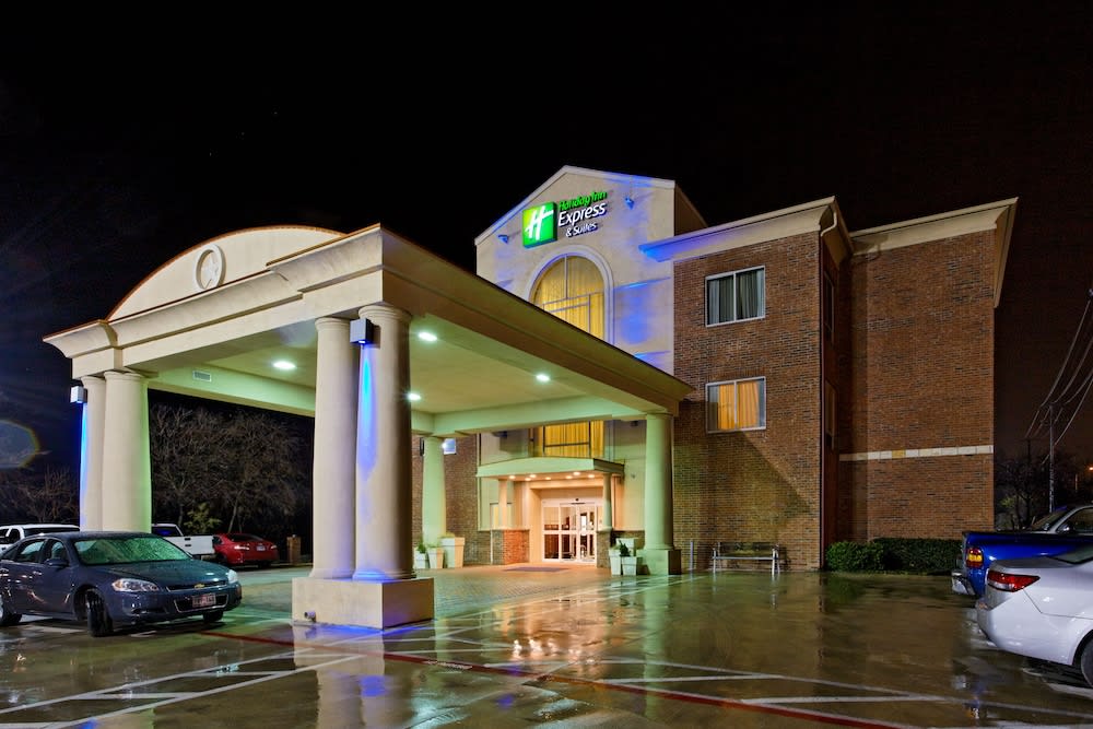 Holiday Inn Express & Suites SAN ANTONIO SOUTH by IHG 1