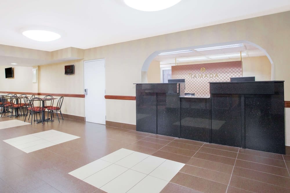 Ramada by Wyndham Edgewood Hotel & Conference Center 3