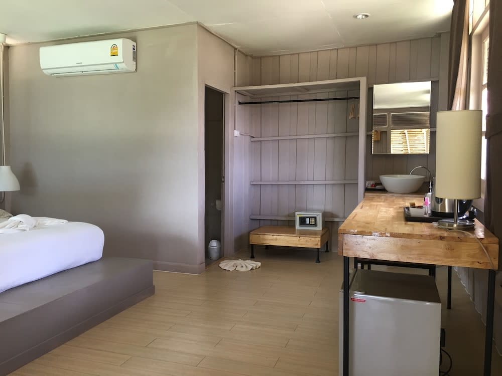 HIP Seaview Resort @ Phi Phi 2