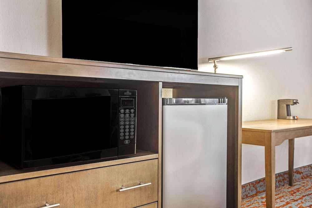 La Quinta by Wyndham Fort Smith 5