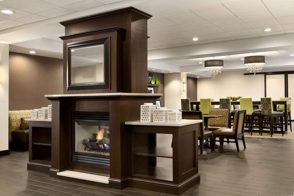 Hampton Inn Dover 3