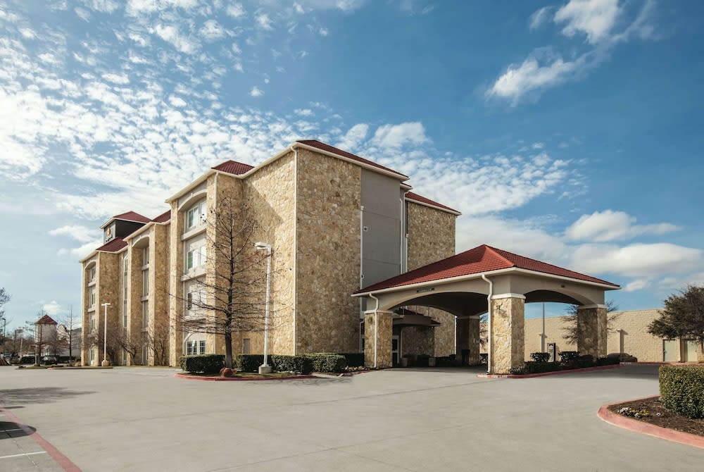 La Quinta by Wyndham Mansfield TX 1