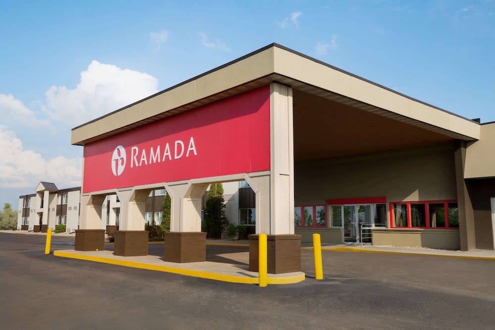 Ramada by Wyndham Bismarck 1