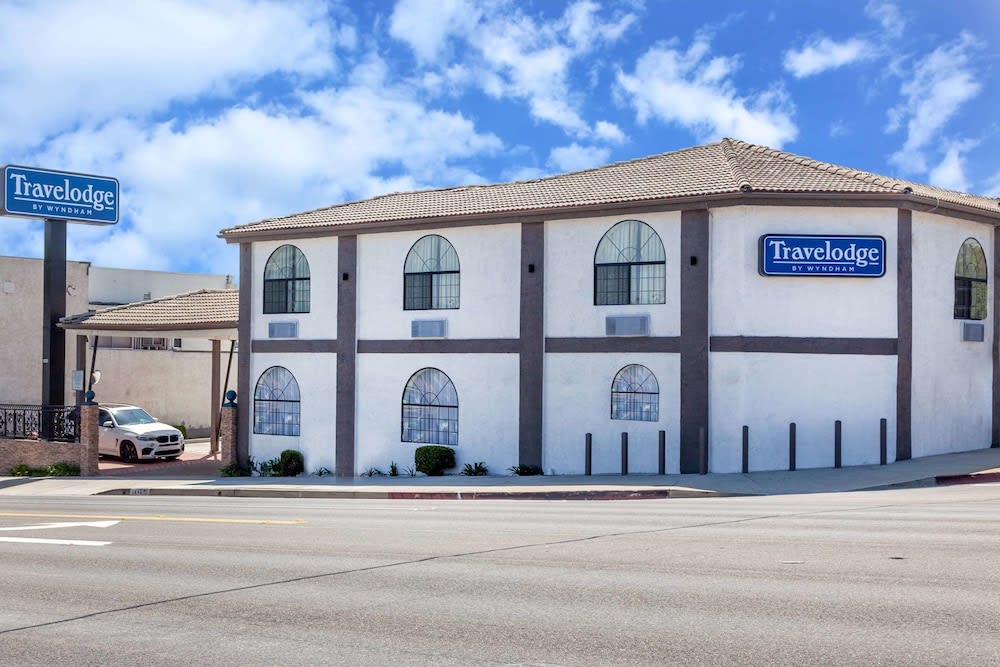 Travelodge by Wyndham Harbor City 1