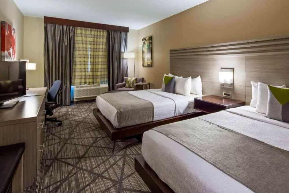 Comfort Inn & Suites Houston I-45 North - IAH 5