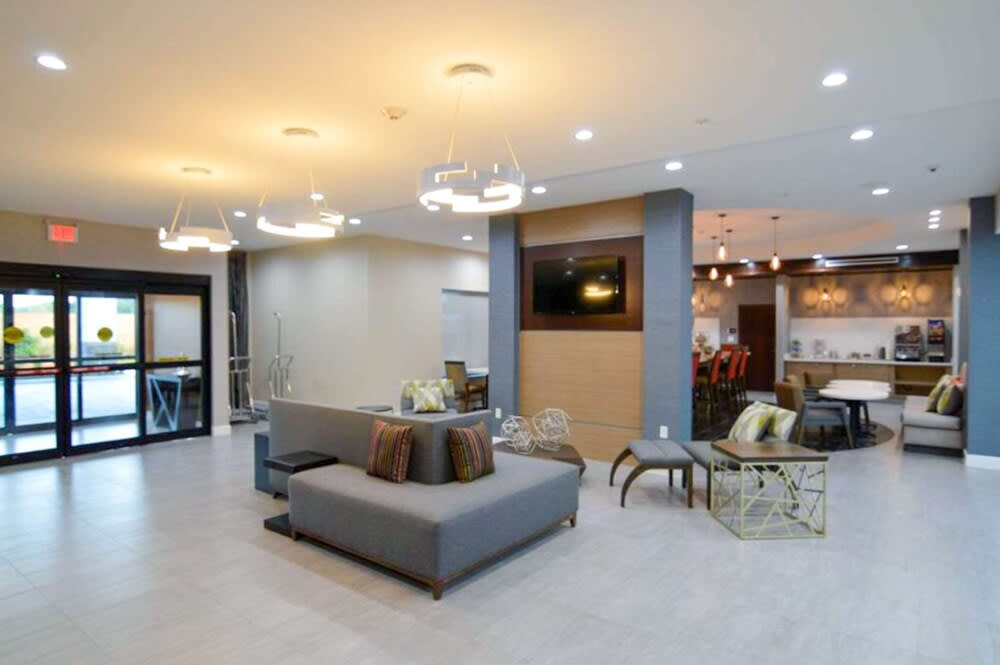 Comfort Inn & Suites Houston I-45 North - IAH 3