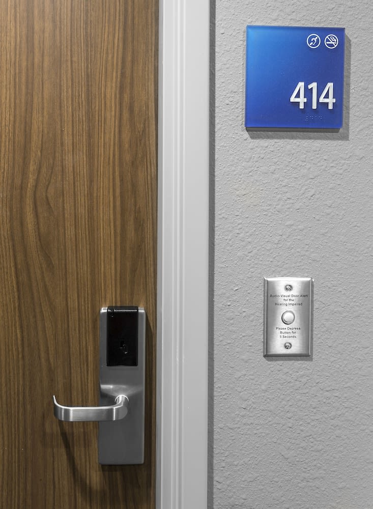 Holiday Inn Express & Suites West Des Moines - Jordan Creek by IHG 3