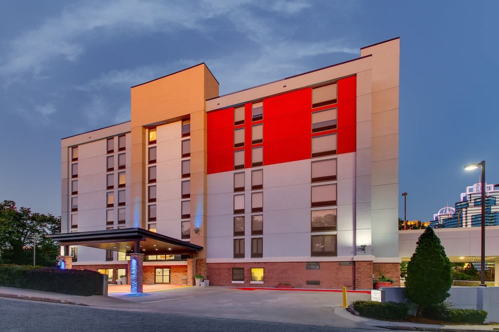 Holiday Inn Express & Suites ATLANTA N-PERIMETER MALL AREA by IHG 1