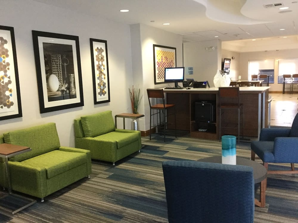 Holiday Inn Express & Suites AUSTIN NE - HUTTO by IHG 2
