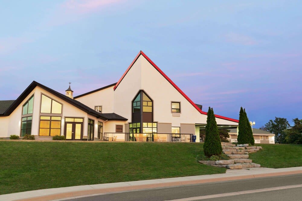 Days Inn by Wyndham Kingston 1