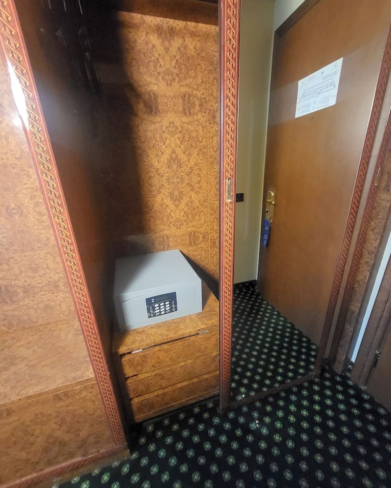 Tower Genova Airport - Hotel & Conference Center 4