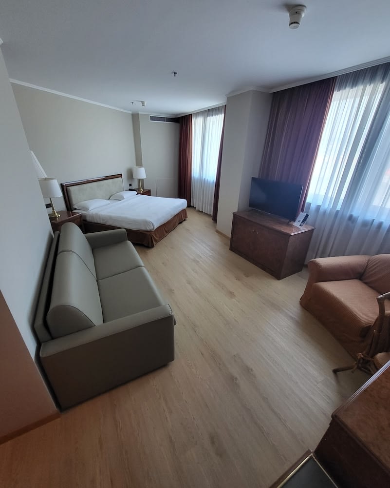 Tower Genova Airport - Hotel & Conference Center 3