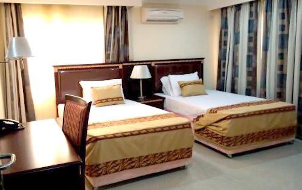 Beni Apartment And Suites 1