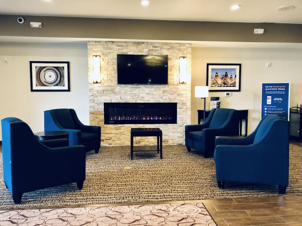 Comfort Suites Denver International Airport 4