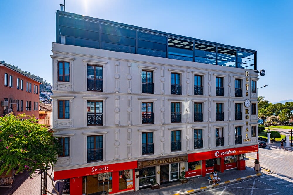 Reis Royal Hotel 1