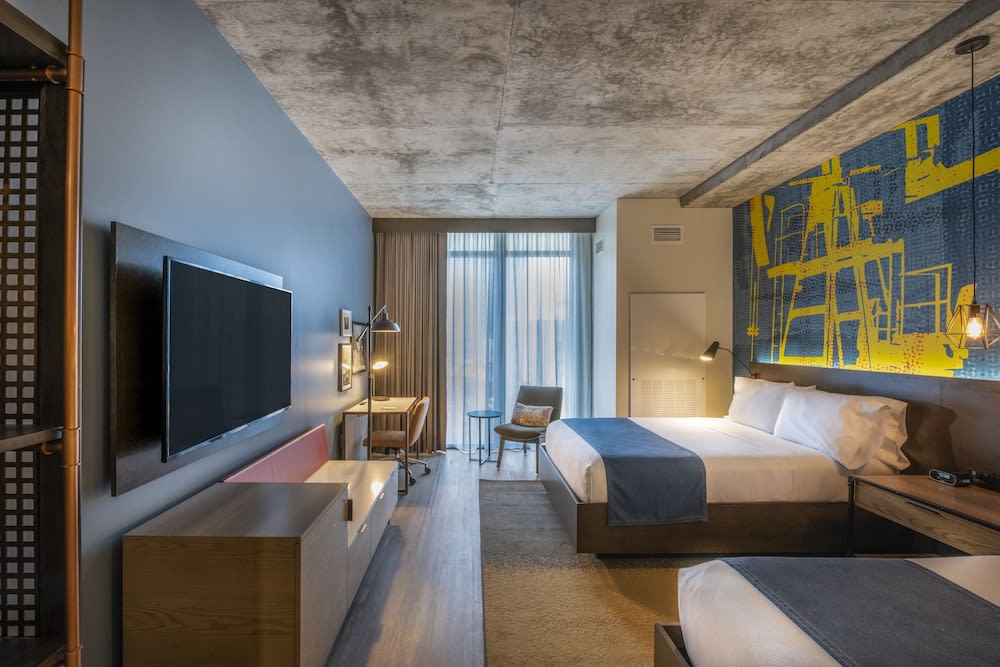 Hotel Indigo Tulsa DWTN-Entertainment Area by IHG 4