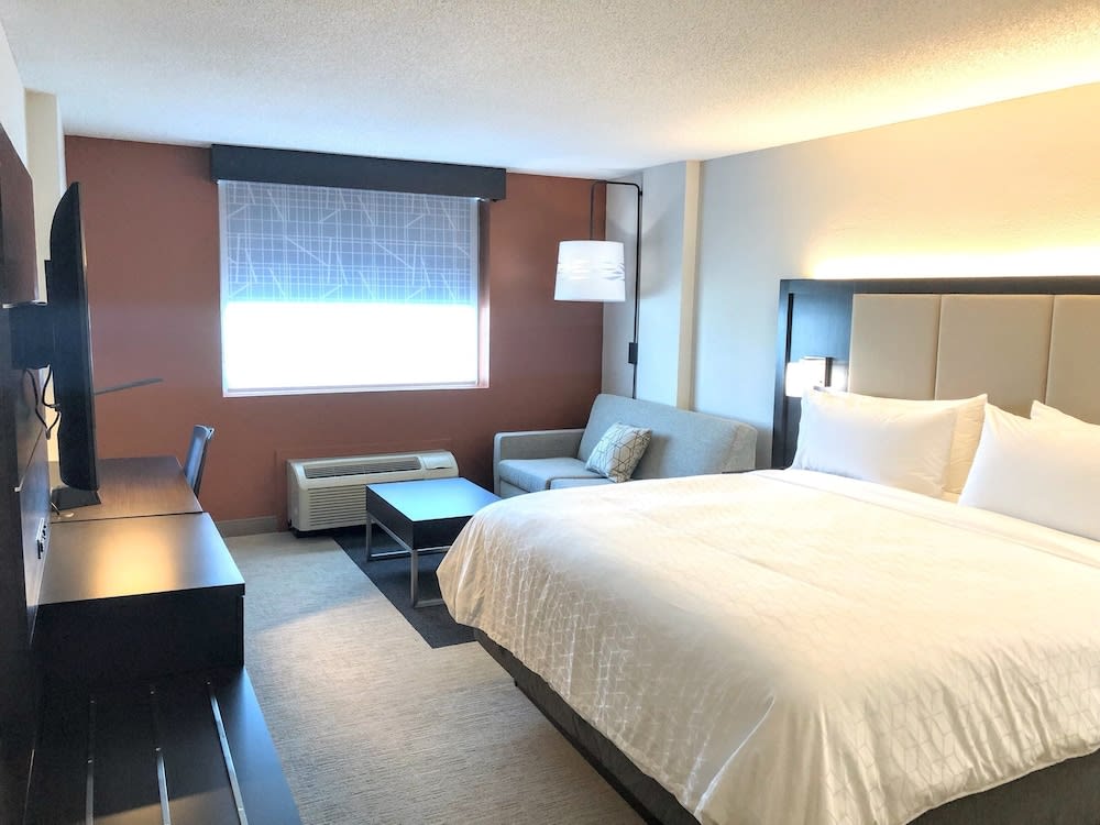 Holiday Inn Express Richmond - Midtown by IHG 3