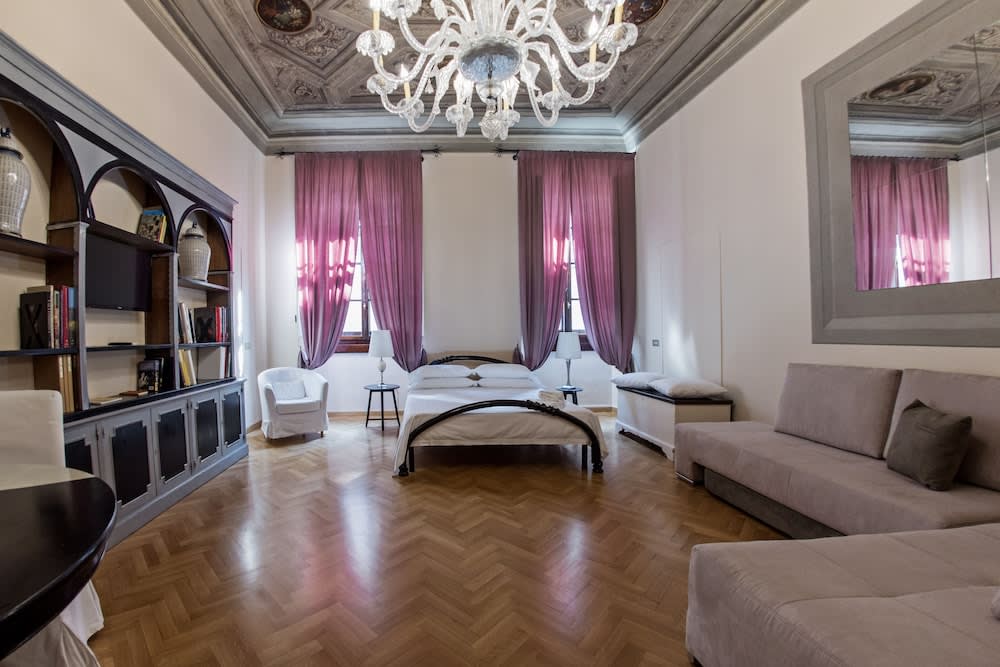 N4U Guest House Florence 2