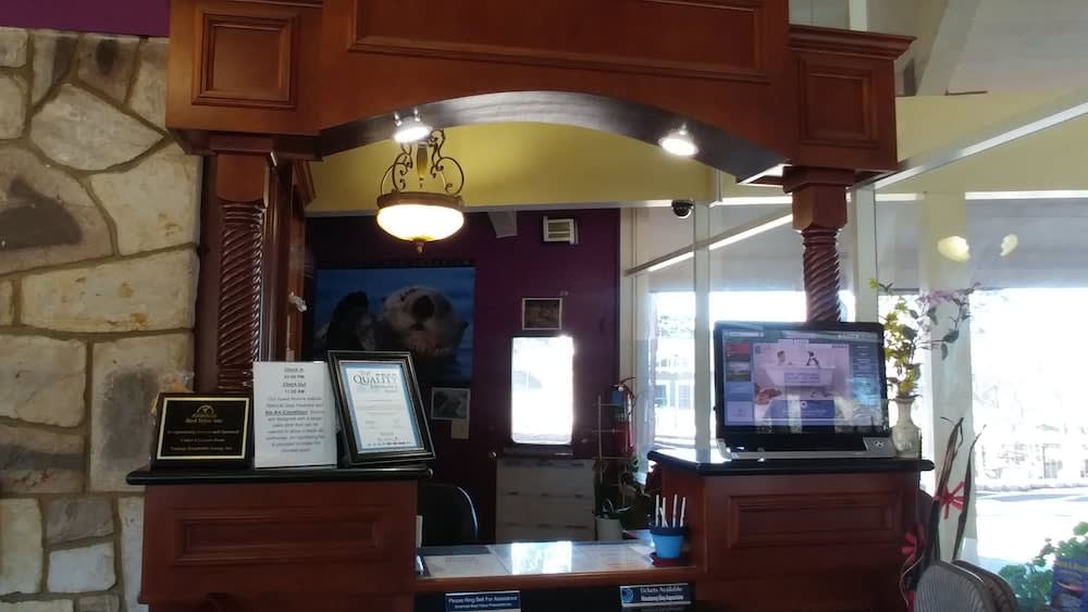 Americas Best Value Presidents Inn on Munras 2