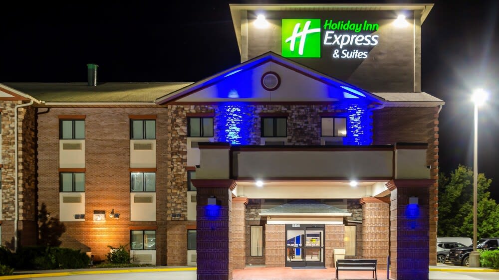 Holiday Inn Express & Suites Olathe South by IHG 1