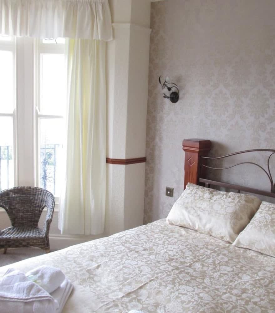 Tregella Guest House 3