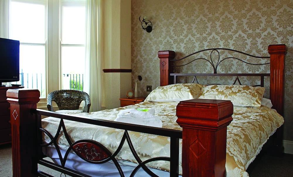 Tregella Guest House 5