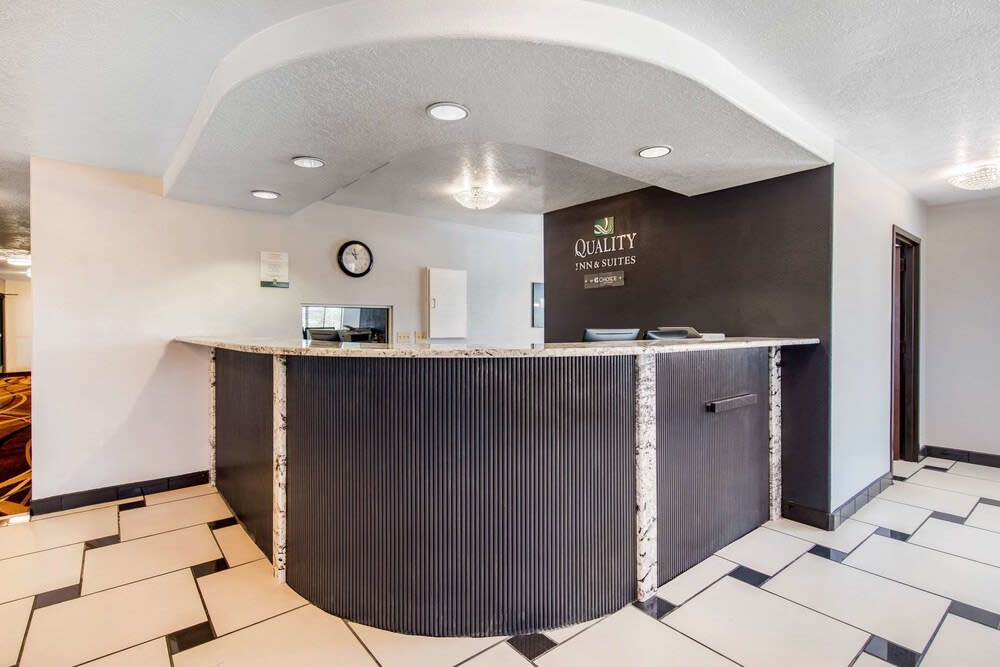 Quality Inn & Suites Albuquerque North near Balloon Fiesta Park 2