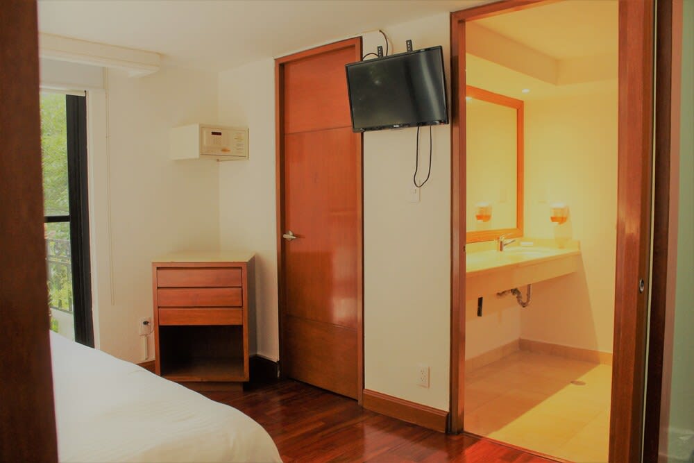 Condesa Suites 4