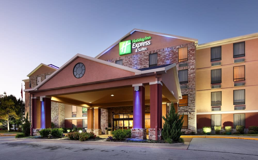 Holiday Inn Express & Suites HARRISON by IHG 1
