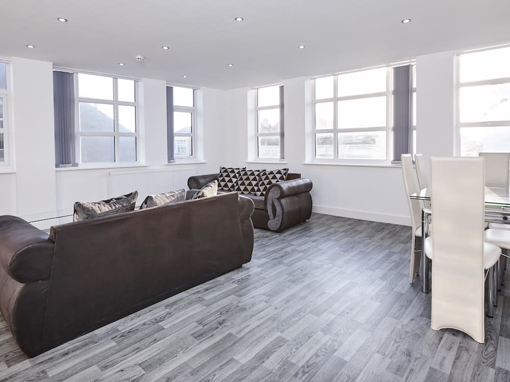 Winter Gardens Service Apartments 2 3