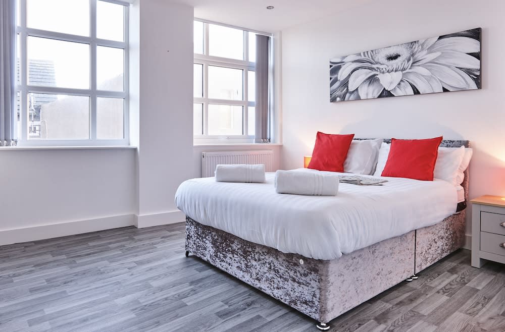 Winter Gardens Service Apartments 2 4