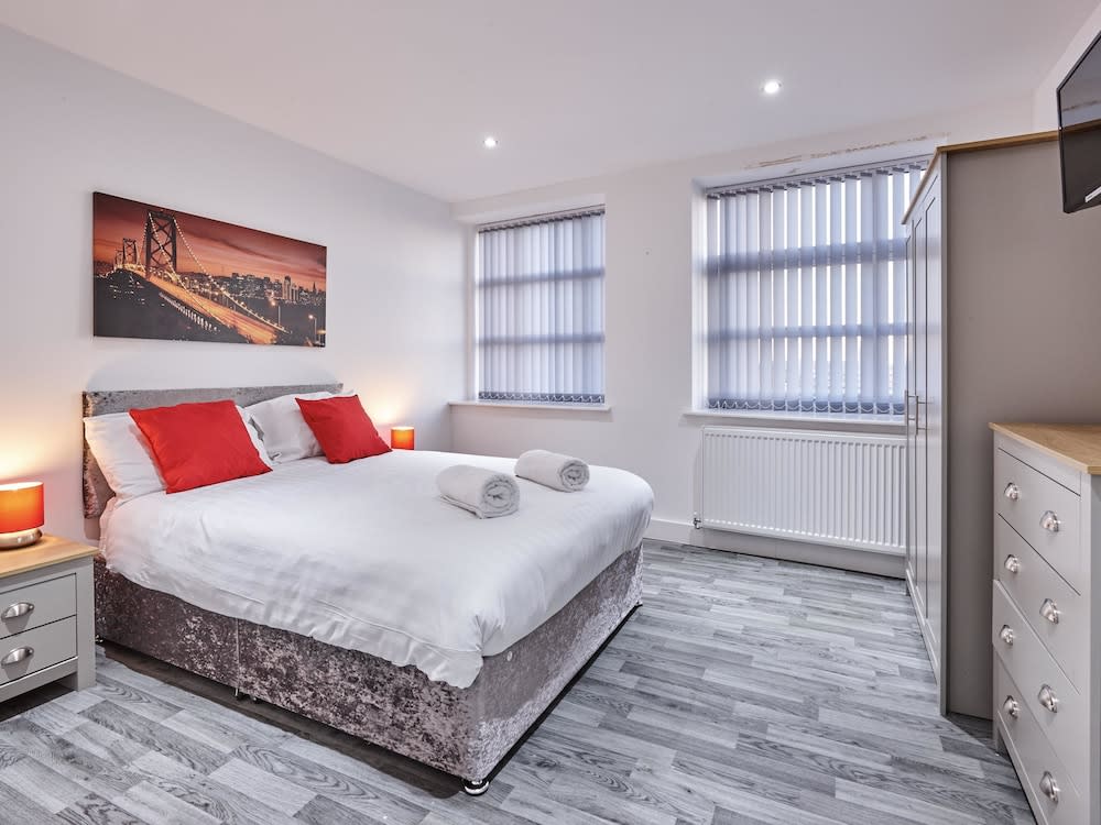 Winter Gardens Service Apartments 2 2