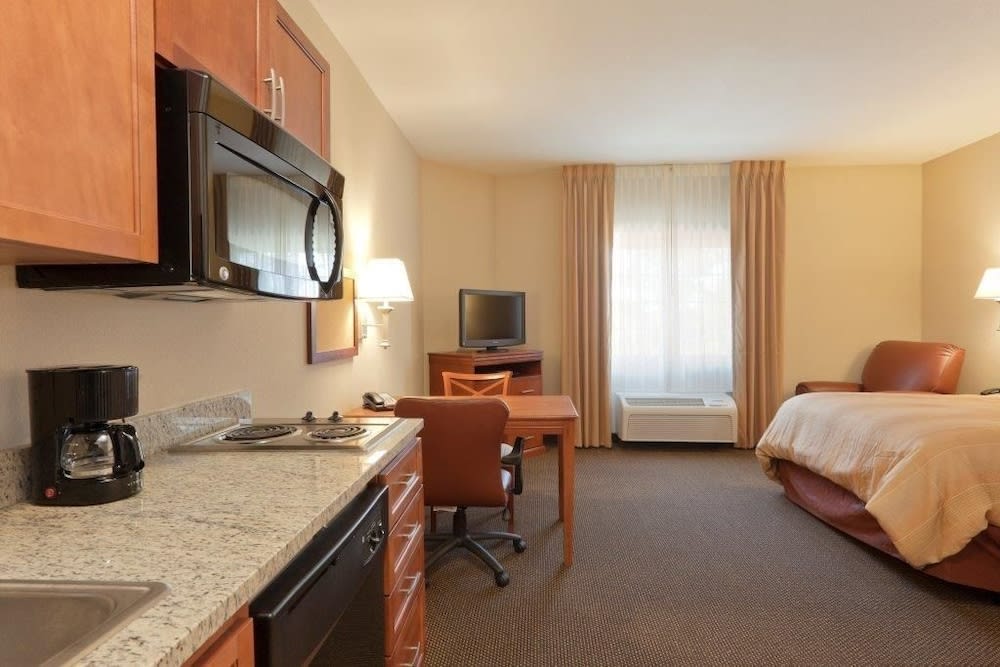 Candlewood Suites ENTERPRISE by IHG 2