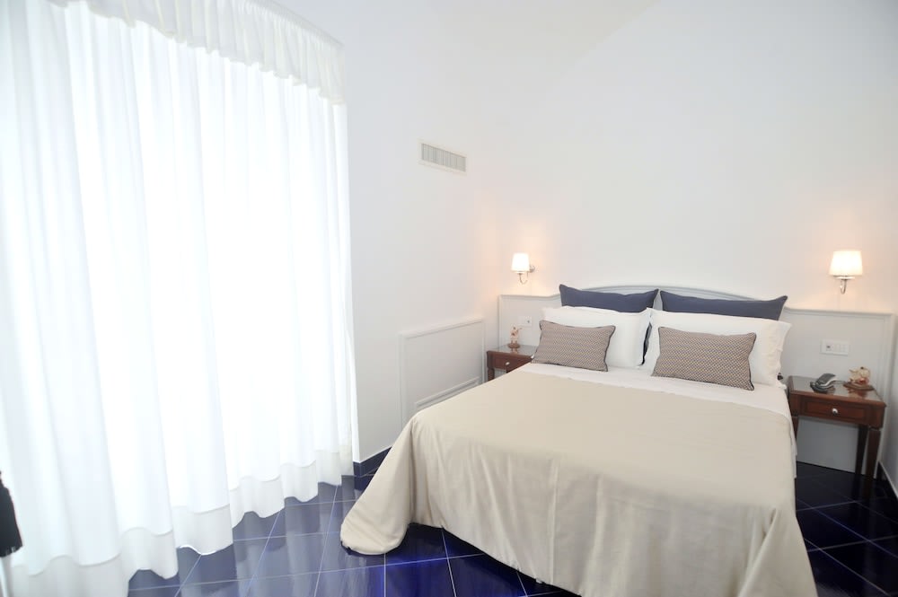 Core Amalfitano City Suites 2