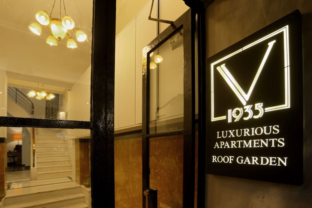 V1935 Luxurious Apartments 2