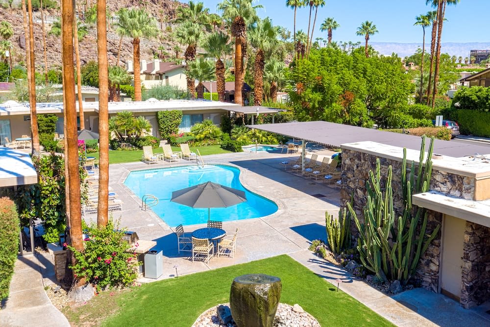 Desert Hills - 21 and Over - A Town & Desert Boutique Hotel 1